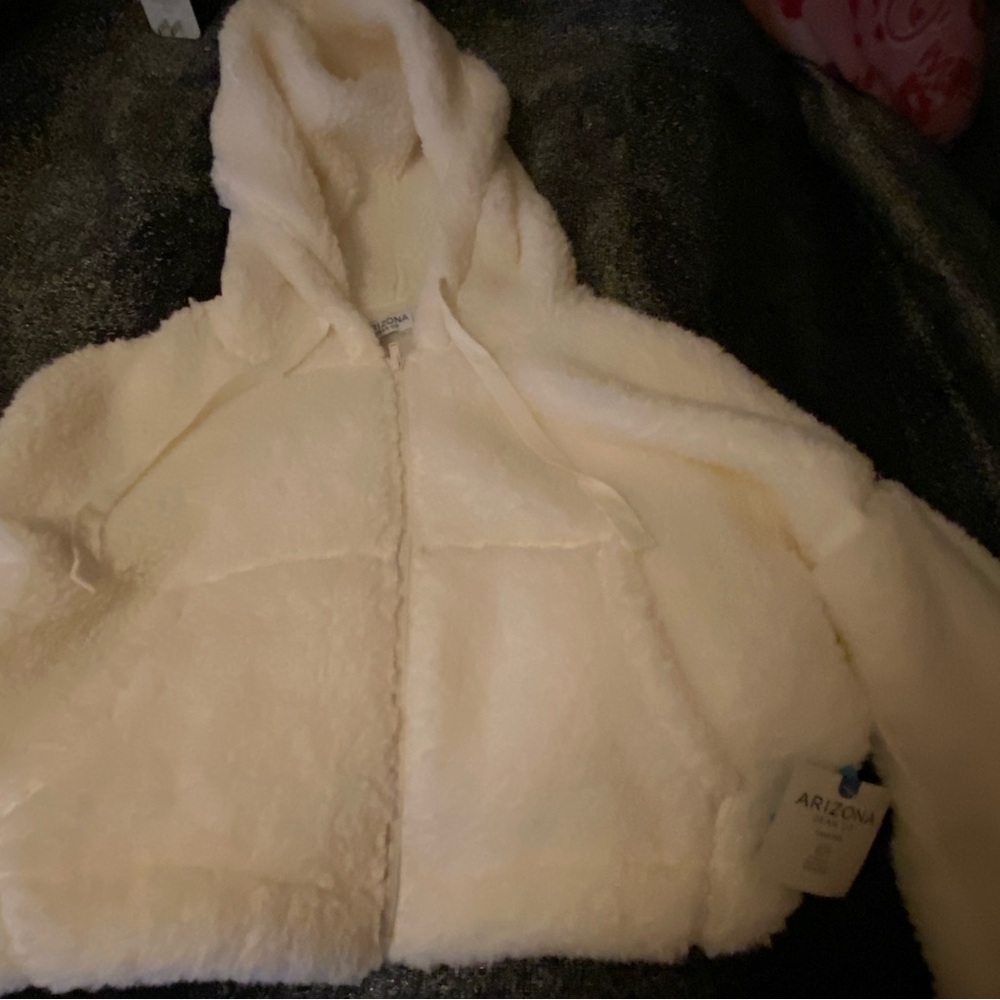 White fur cropped jacket
